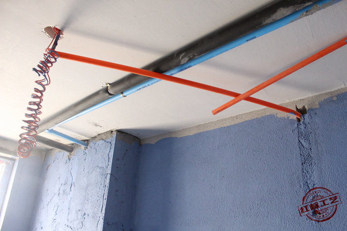 新房装修墙面渗水的原因有哪些？卫生间渗水的3种处理方法！